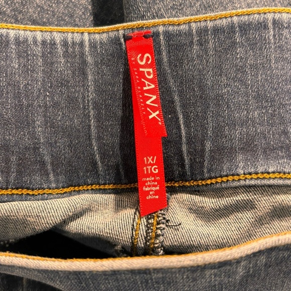 SPANX Sz 1X Pull On Jeans Skinny Distressed Mid-Wash Raw Hem High Raise Denim - Picture 9 of 12